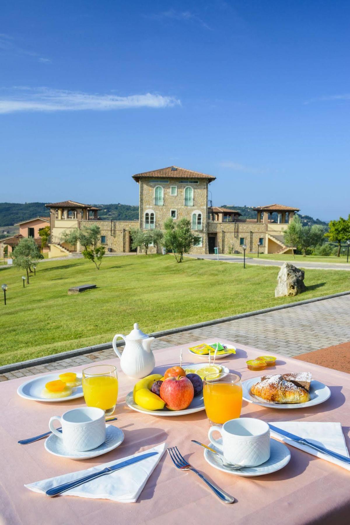 Pian Dei Mucini Resort Il Borgo Massa Marittima Exterior foto
