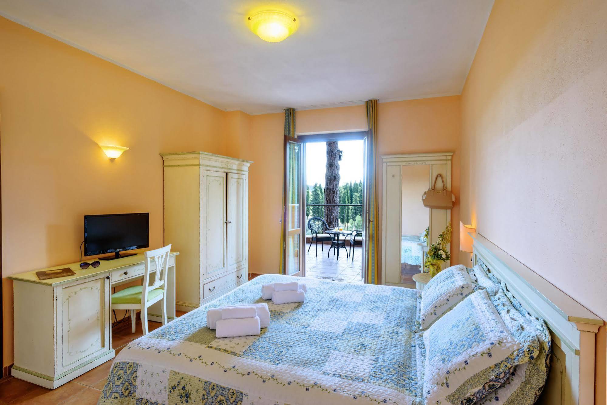 Pian Dei Mucini Resort Il Borgo Massa Marittima Exterior foto